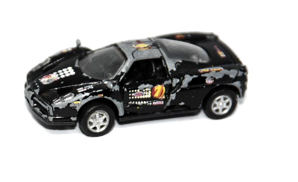 Model Resorak Auto Jak Ferrari Enzo 1:64 die-cast