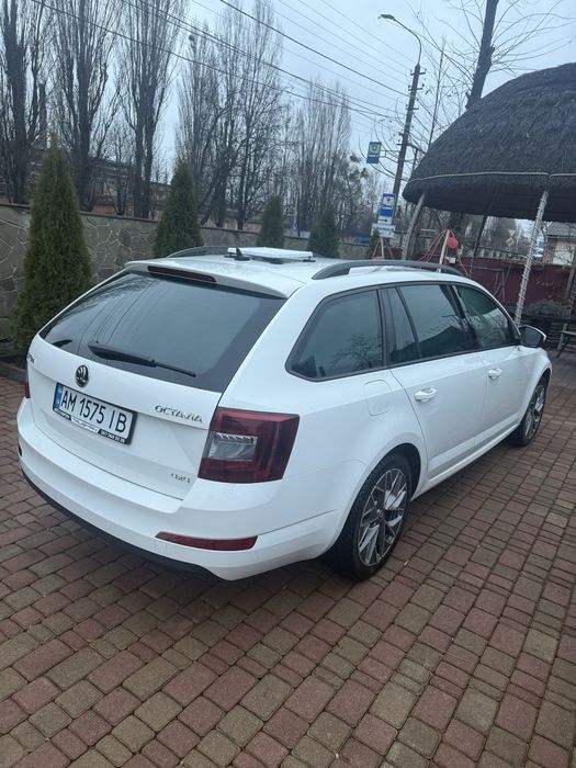 Машина Шкода Октавія