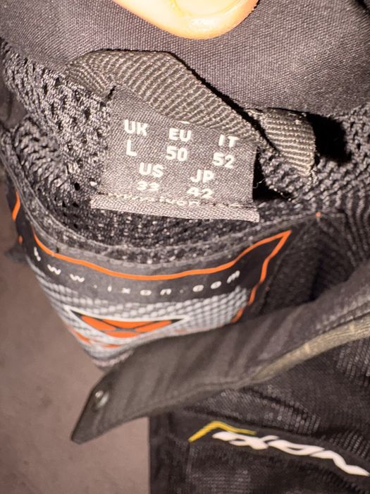 Casaco de Mota, IXON