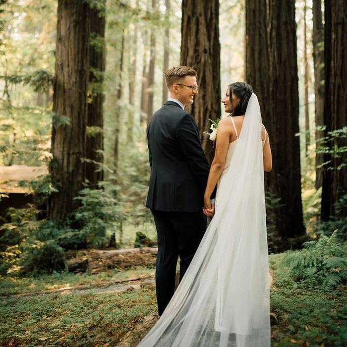 VÉU DE NOIVA Victoria - 1 ou 2 camadas, sem aplicações, borda simples.