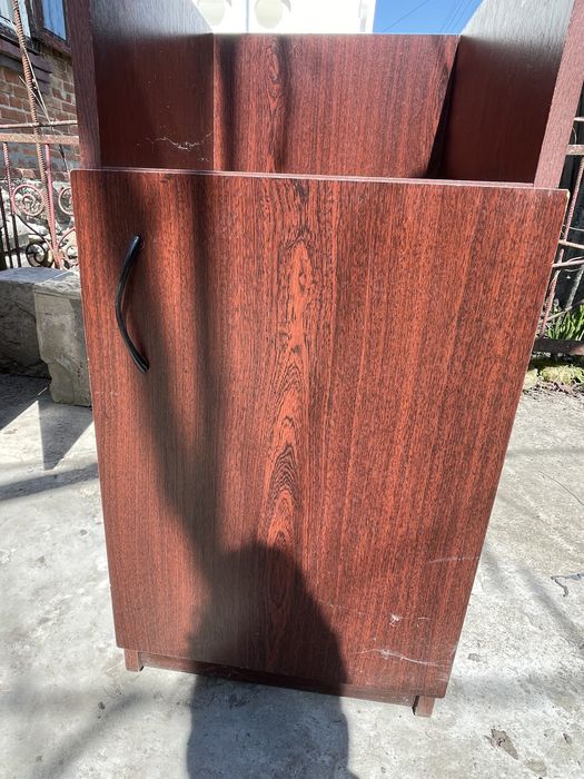 Шафи, меблі для кухні та офісу, дачі тощо