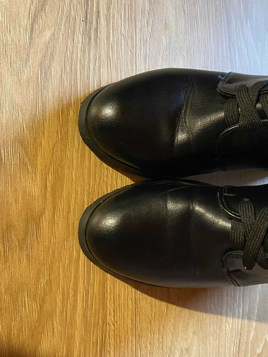 ботинки на каблуку (чоботи / напівчоботи / ботильйони / черевики)