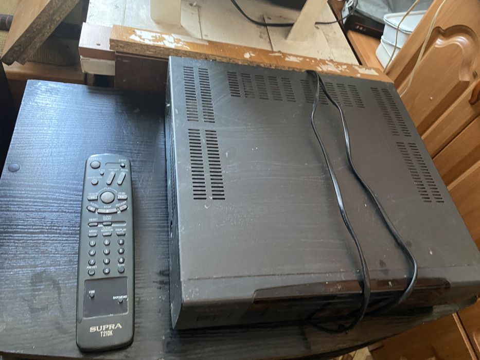 Видеомагнитофон    б /у