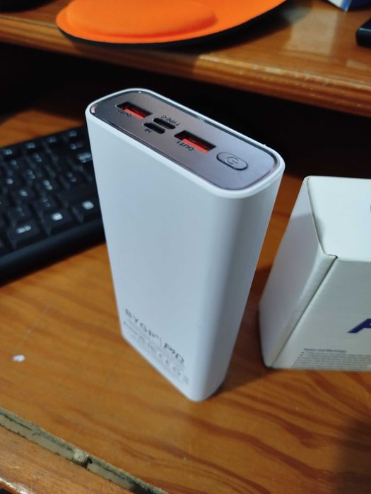 PowerBank 10.000 mAh suporta carregamento rápido Fast Charge 2 USB