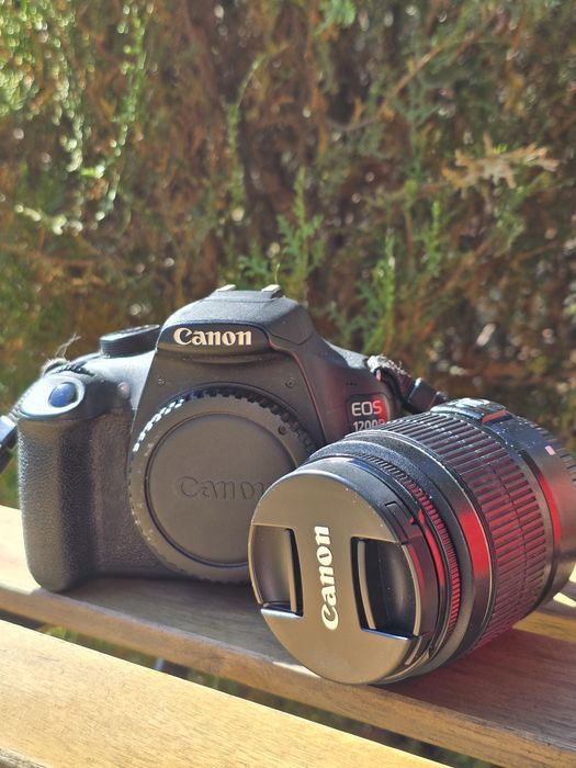 Цифровий дзеркальний фотоапарат Canon EOS 1200D