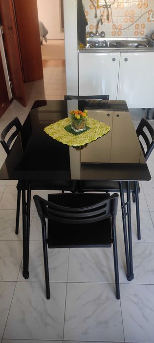 Mesa de cozinha pequena
