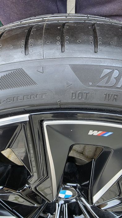 BMW i7 електромобіль