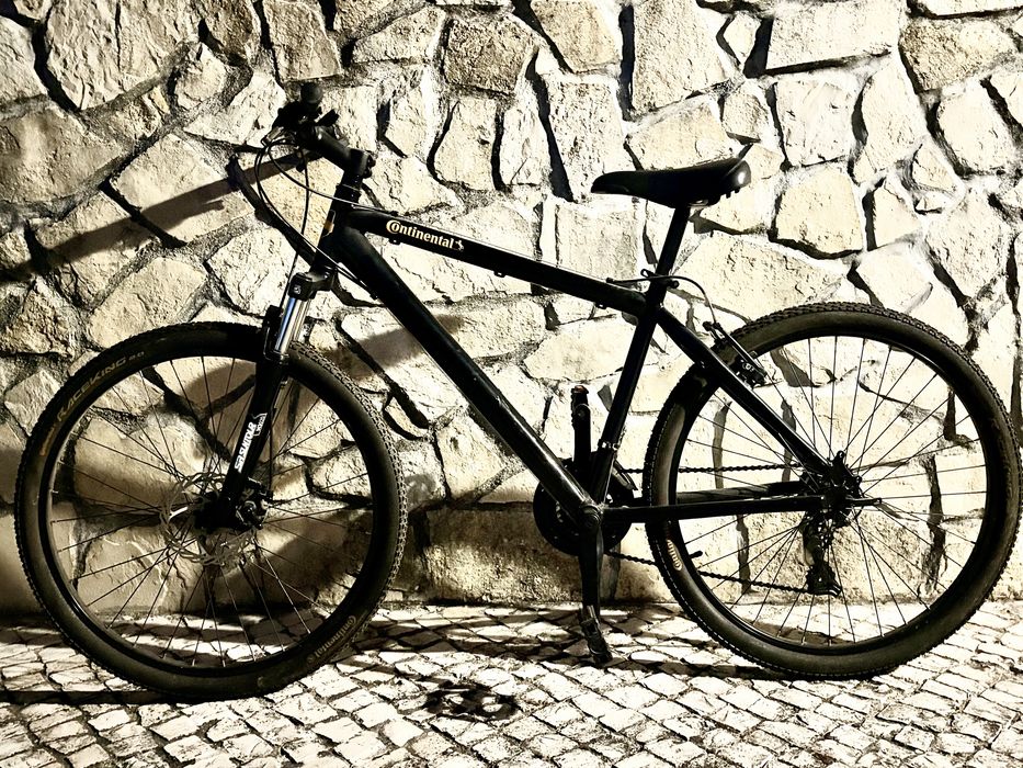 Bicicleta BTT Preta