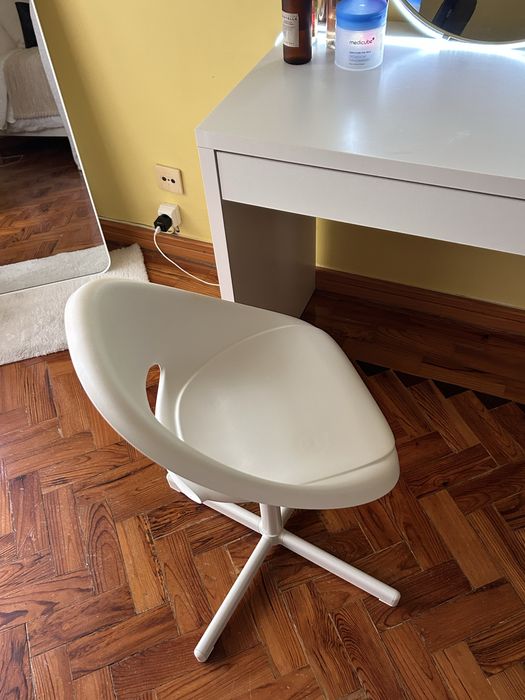 Conjunto secretaria e cadeira estudante