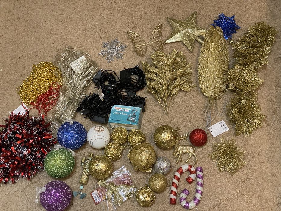 Ялинкові прикраси