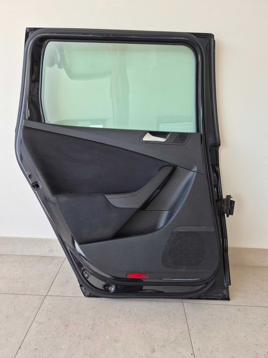 Drzwi + klapa bagażnika VW Passat B6 Kombi – czarne, kompletne