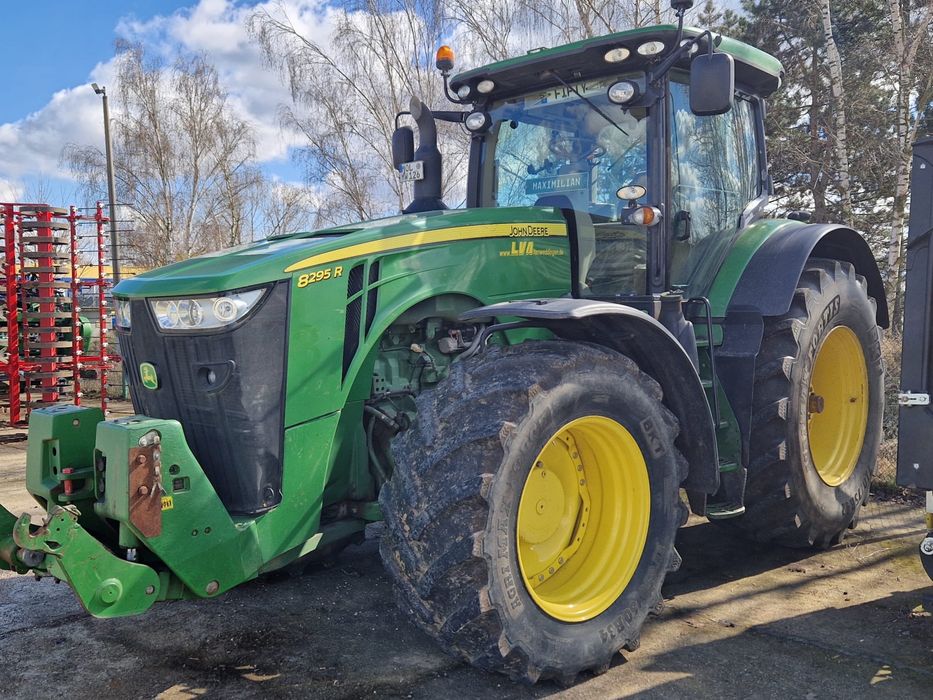 Ciagnik rolniczy John Deere 8295R