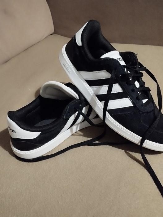 Buty sportowe damskie