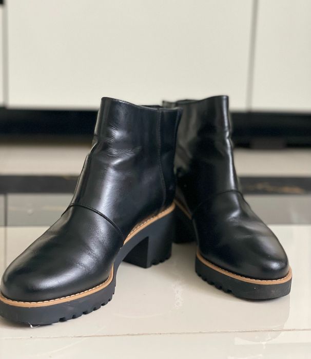 Жіночі шкіряні ботінки 37розміру