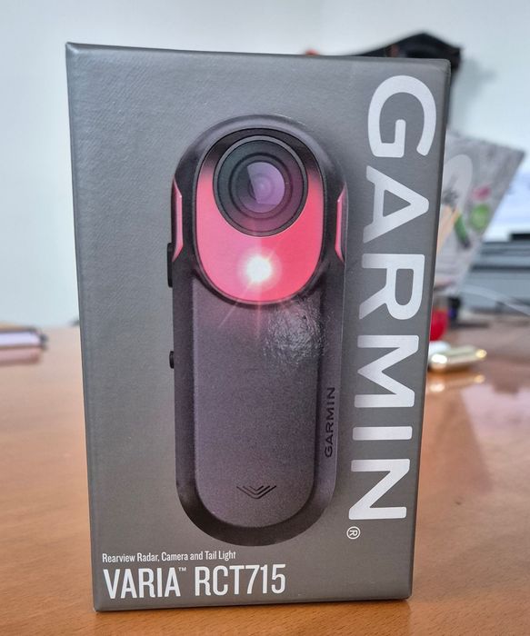 Luz traseira com Radar Garmin Varia RTL515 e RCT715