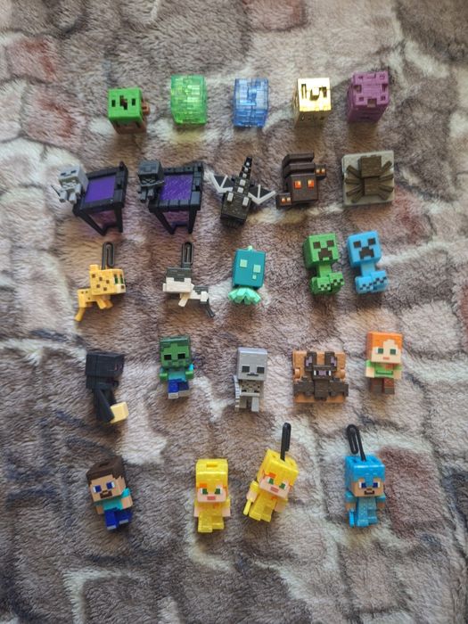 Figurki Minecraft Kinder Joy 24 sztuki zestaw bez powtórek