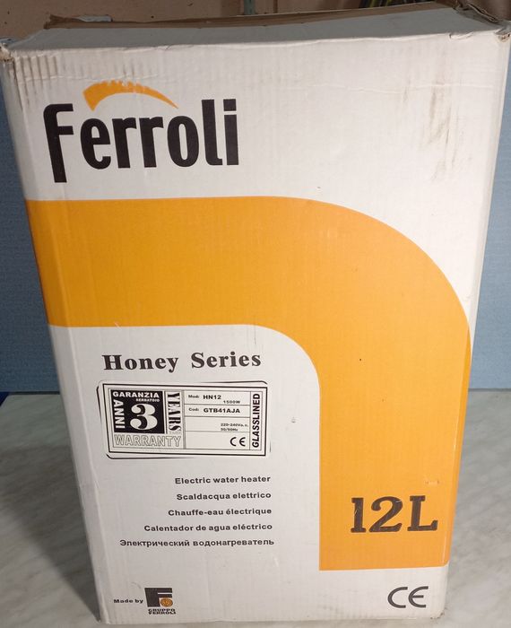 Продам електричний однофазний бойлер на 12л