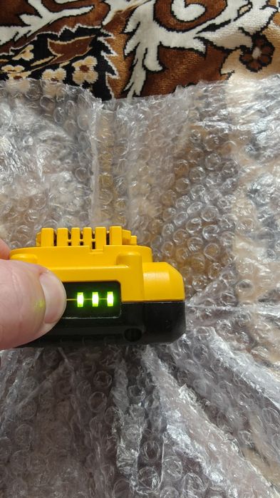 DeWalt dcb230 3ah  слім