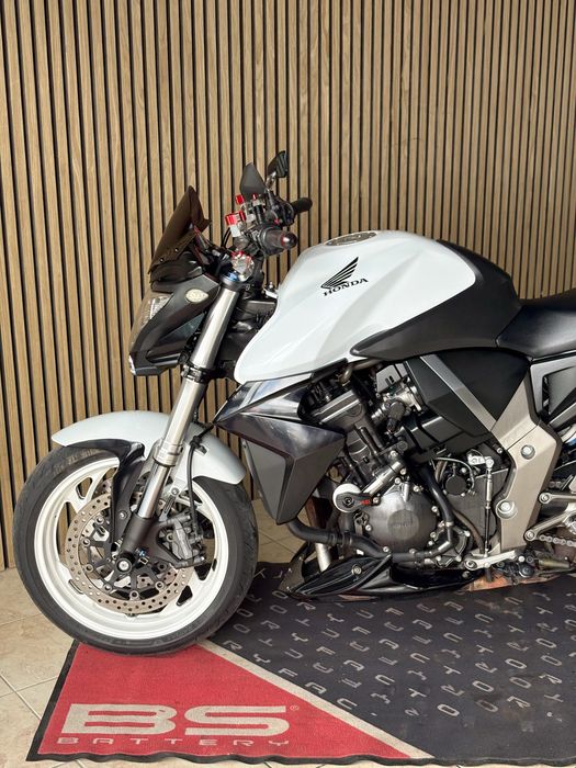 Honda CB1000R Leo Vince