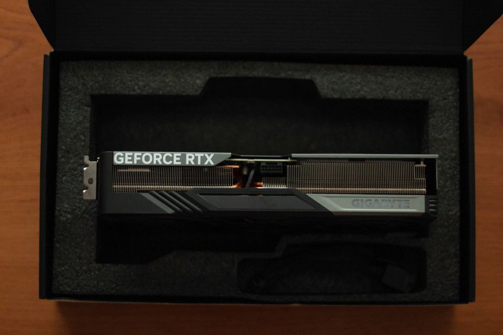 GeForce® RTX 4070 SUPER Gaming OC (garantia) + Lamzu Atlantis Mini 4k brinde