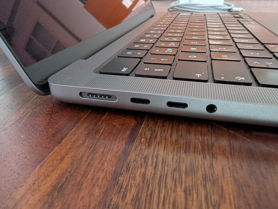 MacBook Pro 14” M1 Pro 32GB / 512GB — Excelente Estado