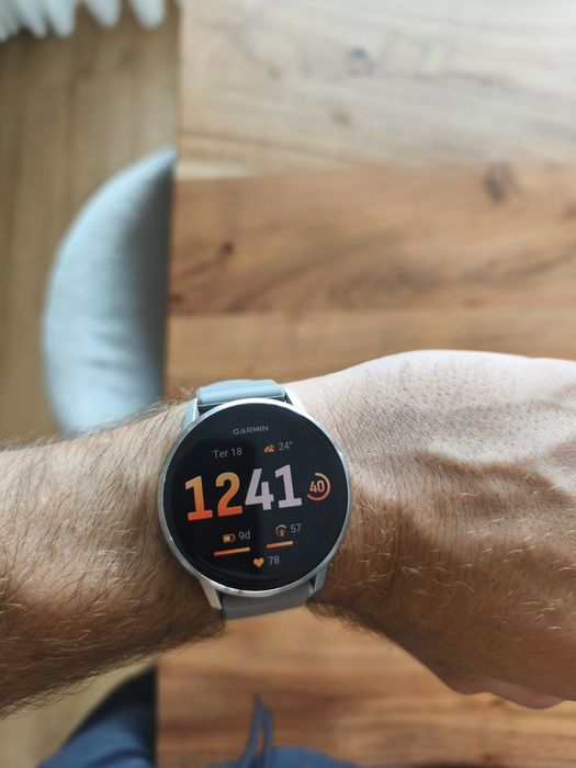 Garmin Venu 4 Smartwatch