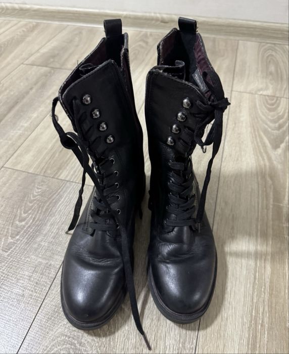 Чорні теплі берци