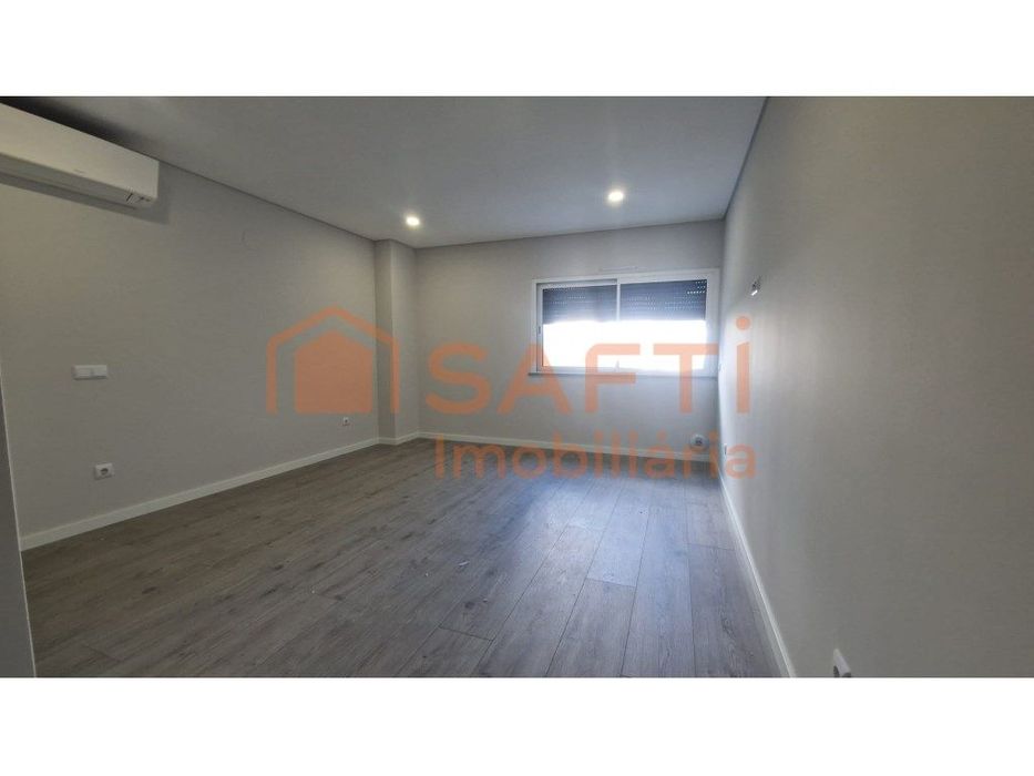 Centro de Loulé - Apartamento NOVO para Arrendar!