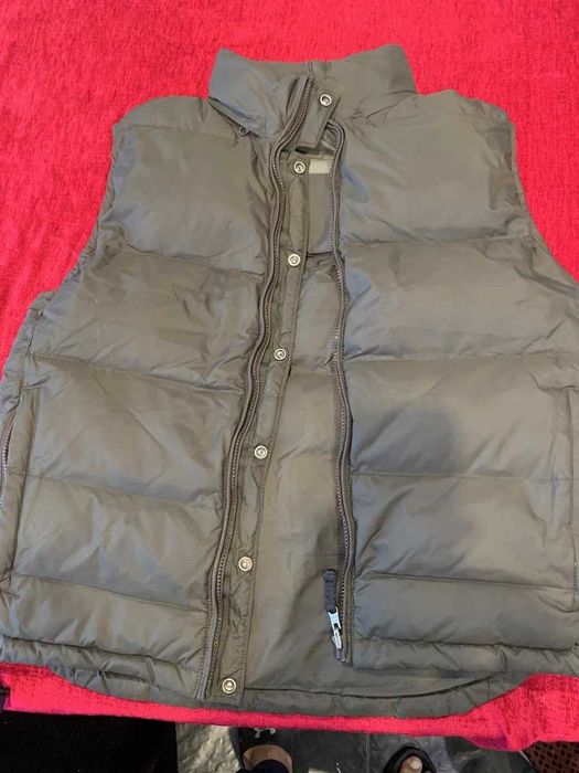 Двосторонній жилет Gap зі 100% гусячого пуху! Чудова якість і вигляд