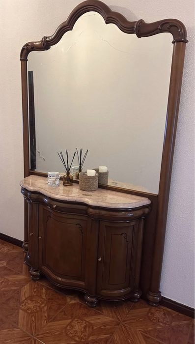 Sapateira de madeira