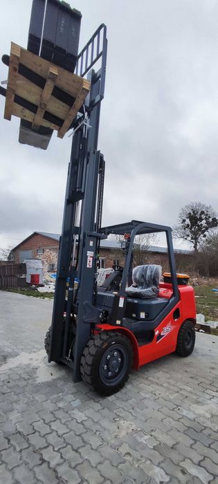 Навантажувач вилковий погрузчик