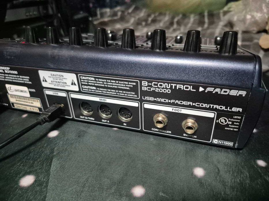 Behringer B-Control BCF2000