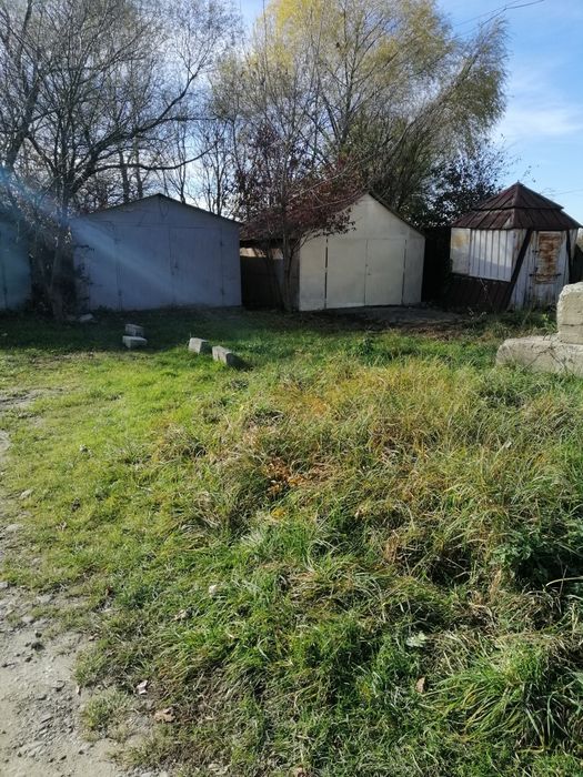 Продам гараж. Гарна локація, на вул, Леонтовича, 18.