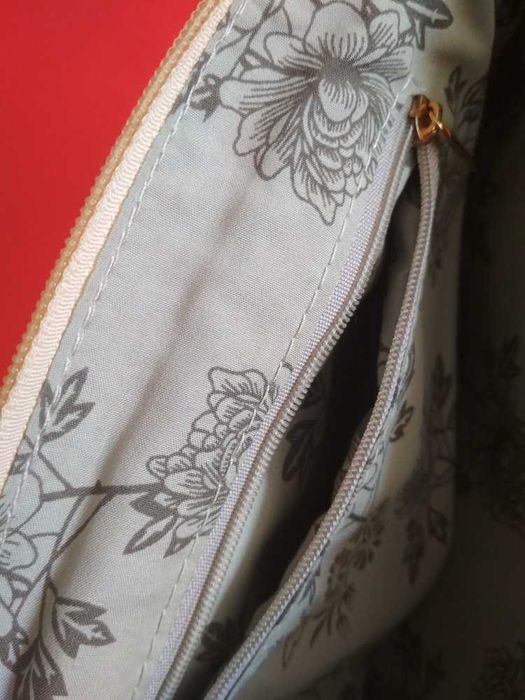 Сумка клатч кремового цвета