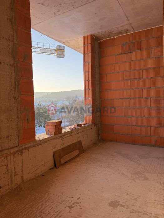 Продається простора 3-кімнатна квартира площею 114 м