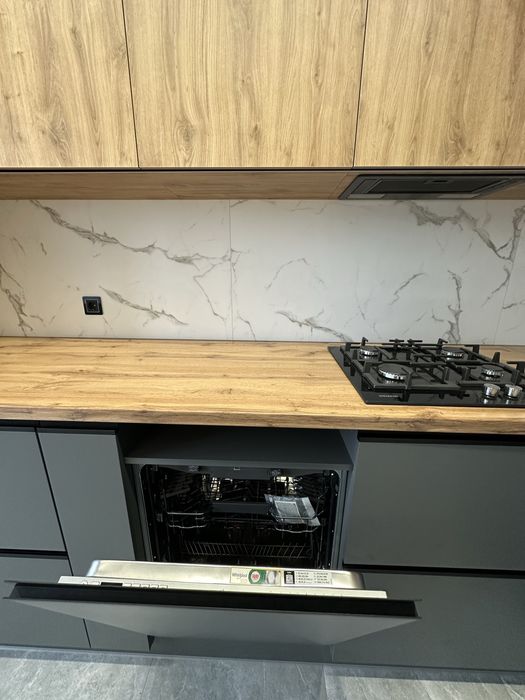 Центр-оренда 2 кім.кварт.+студія-Вид на Ратушу-Перша здача-Паркінг