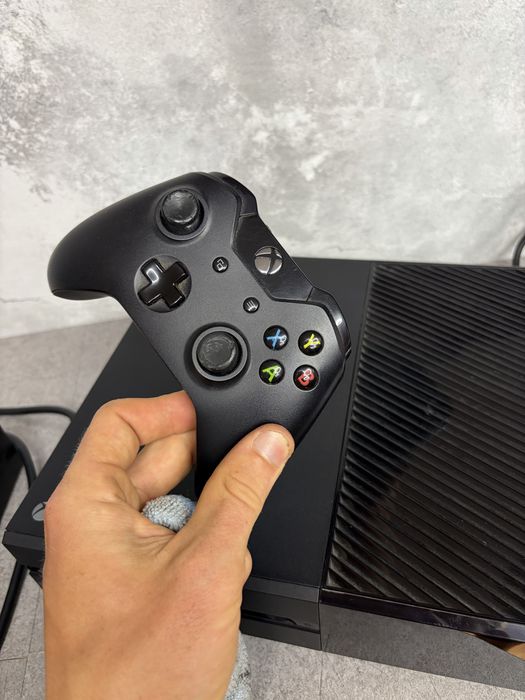 Xbox One + pad + Kinect + 8 gier | Forza, NFS, GRID