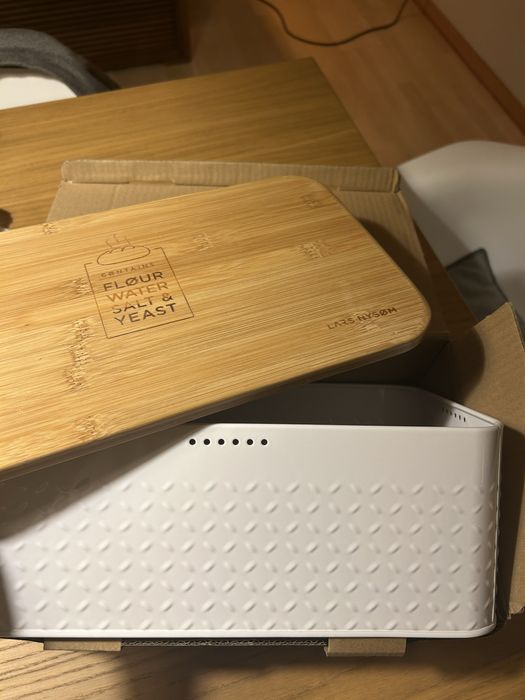 Caixa do pao com saco da Lars Nysom - Novo