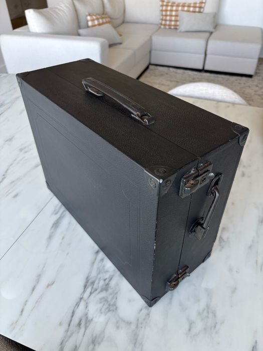 Grafonola antiga com 24 discos