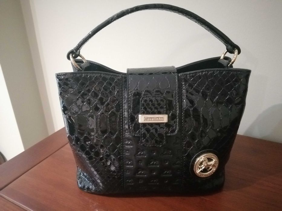 Mala preta, usada, em ótimo estado, Cavalinho