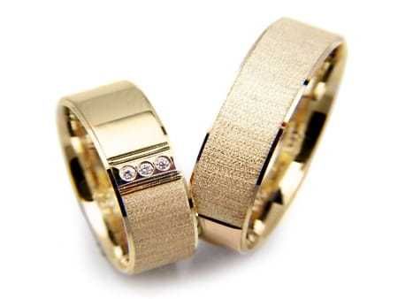 Obrączki ślubne z żółtego złota 333 płaskie z cyrkoniami 6mm/ GOLDRUN