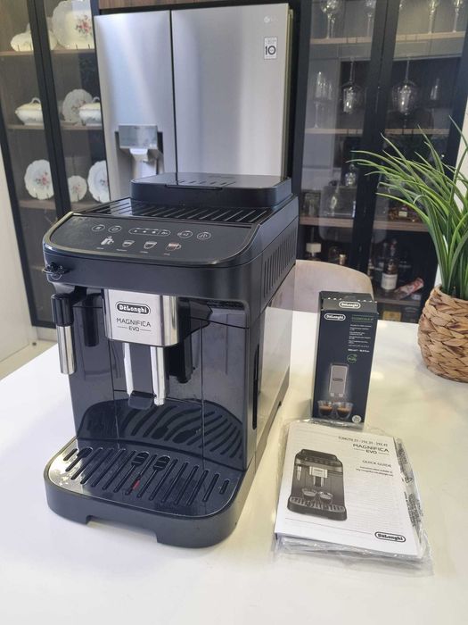 Máquina café Delonghi Magnifica EVO c/garantia