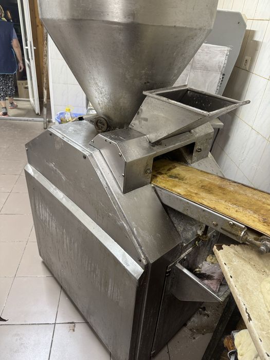 Тістоділитель. Тістодільна машина тестоделитель