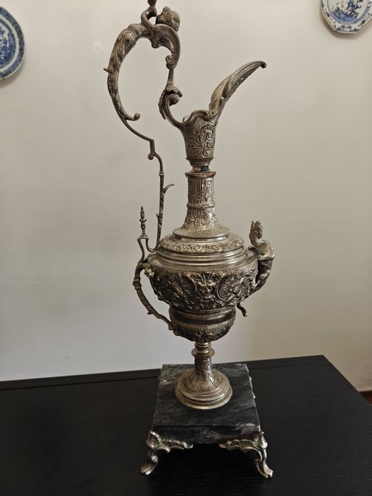 Jarra em bronze em excelente estado