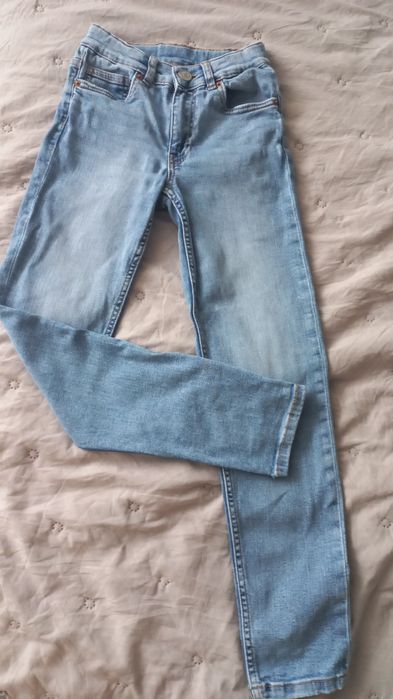 Джинсы фирмы  ZARA