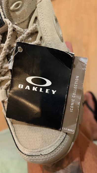 Bota Oakley Mod Modoc Low II
