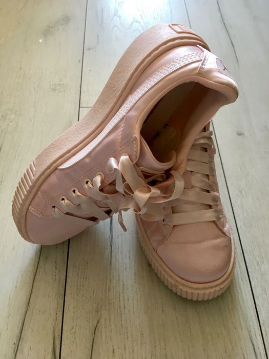 Oryginalne buty sportowe Puma różowo złote