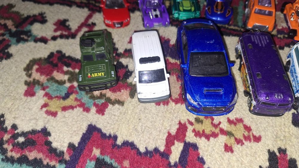 Лот металлических машинок