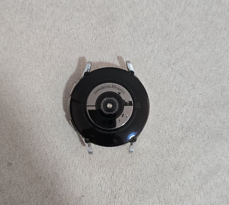 Samsung Galaxy Watch 4 Classic 46mm Bluetooth – Silver (Como Novo)