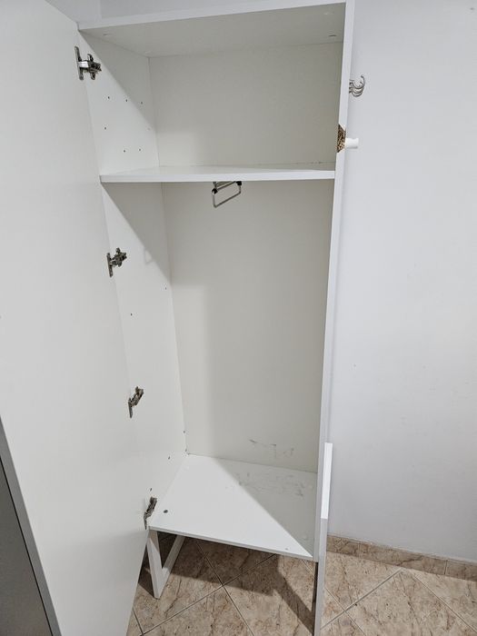 Szafa do przedpokoju z lustrem garderoba